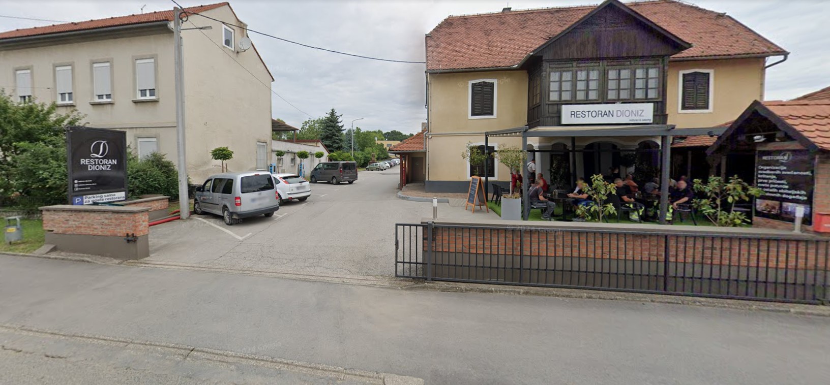 Okupljanje u restoranu Dioniz